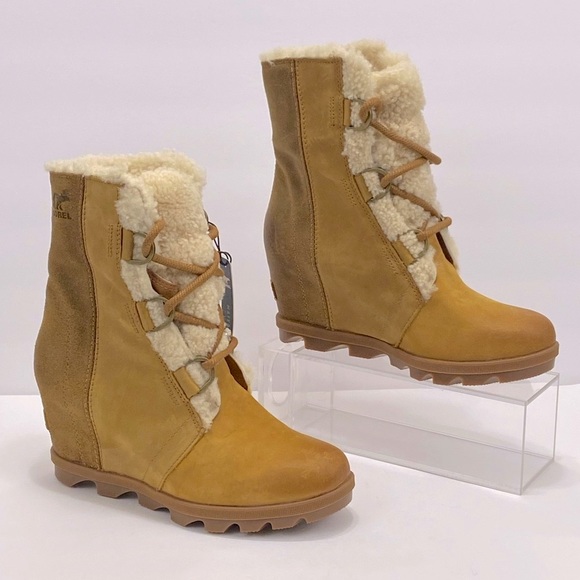 New Sorel
Joan Wedge II Shearling-Lined  Boots - Picture 11 of 16